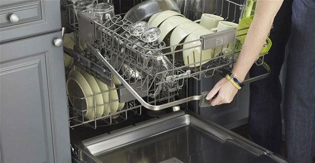 Badly positioned baskets can cause the dishwasher door to leak